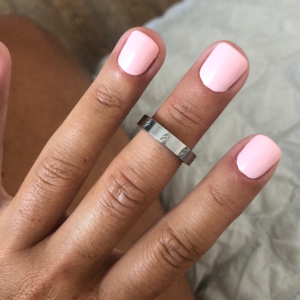 Lightning bolt ring